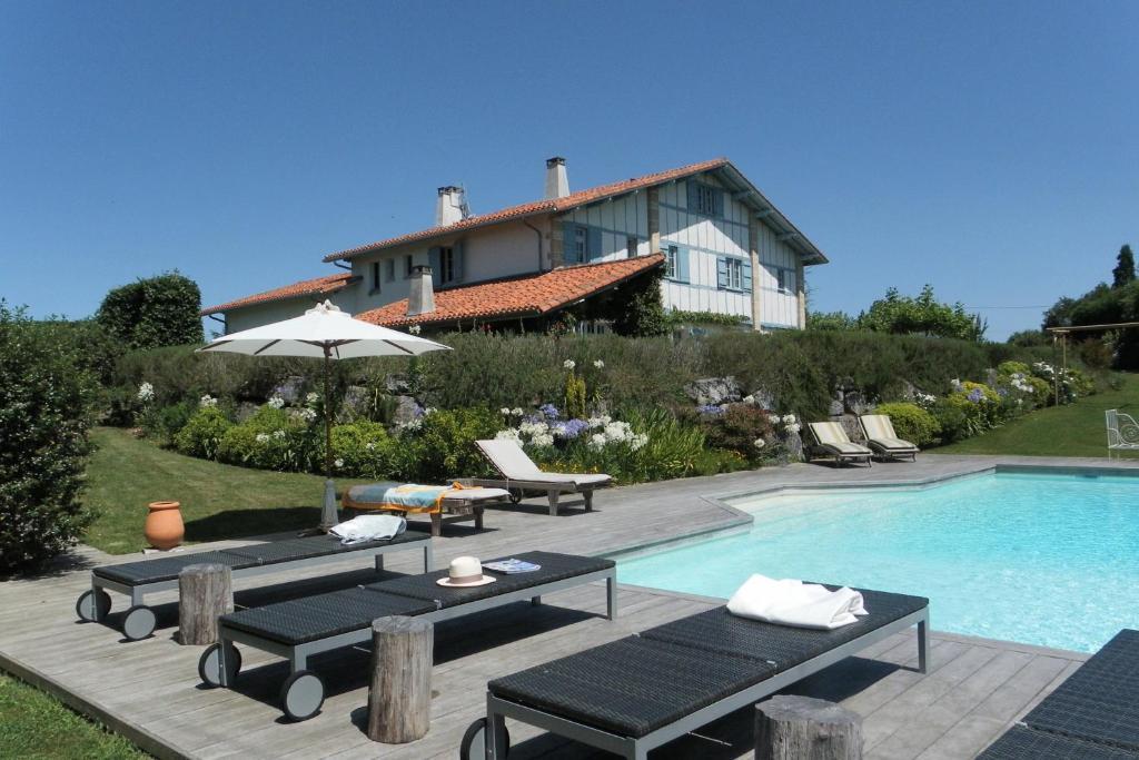 Bed and Breakfast Les Volets Bleus Arcangues Esterno foto
