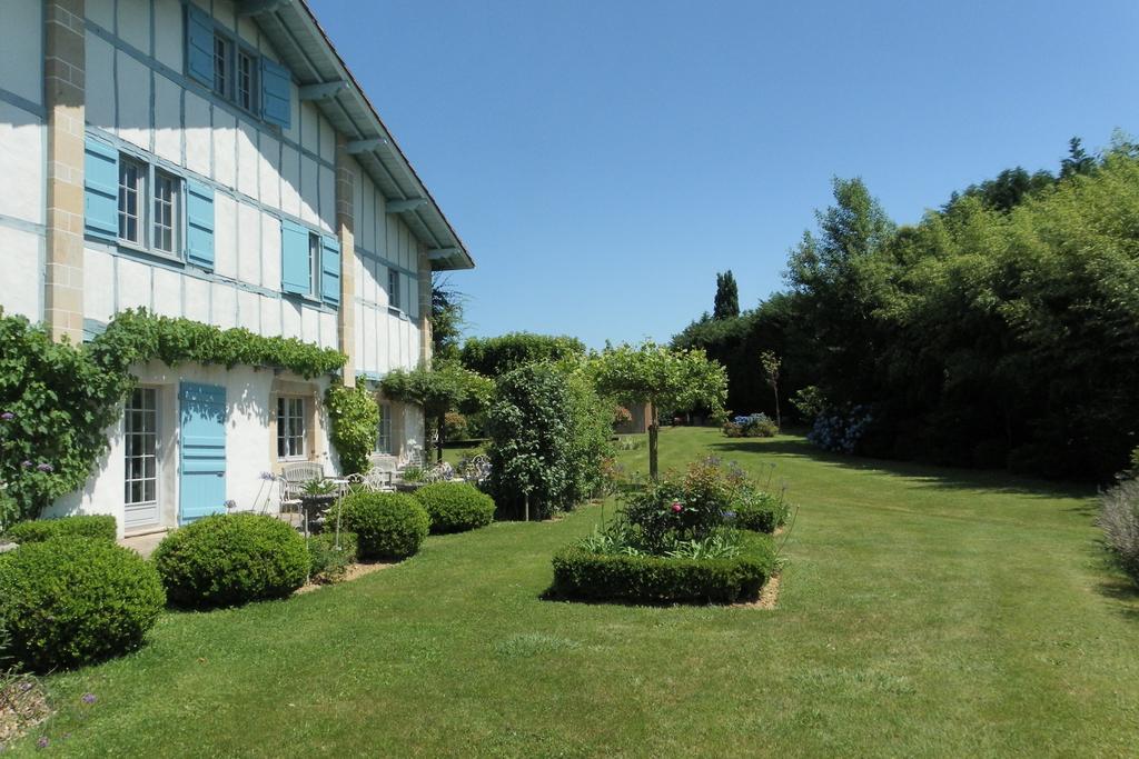 Bed and Breakfast Les Volets Bleus Arcangues Esterno foto